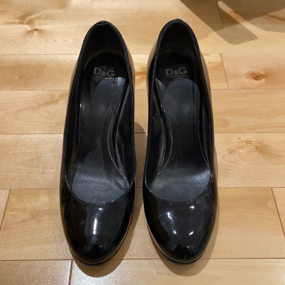 D&G leather heels